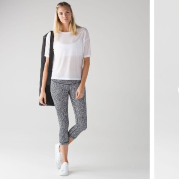 Lululemon Wunder Under Crop III Scatter Star Print - Picture 2 of 7